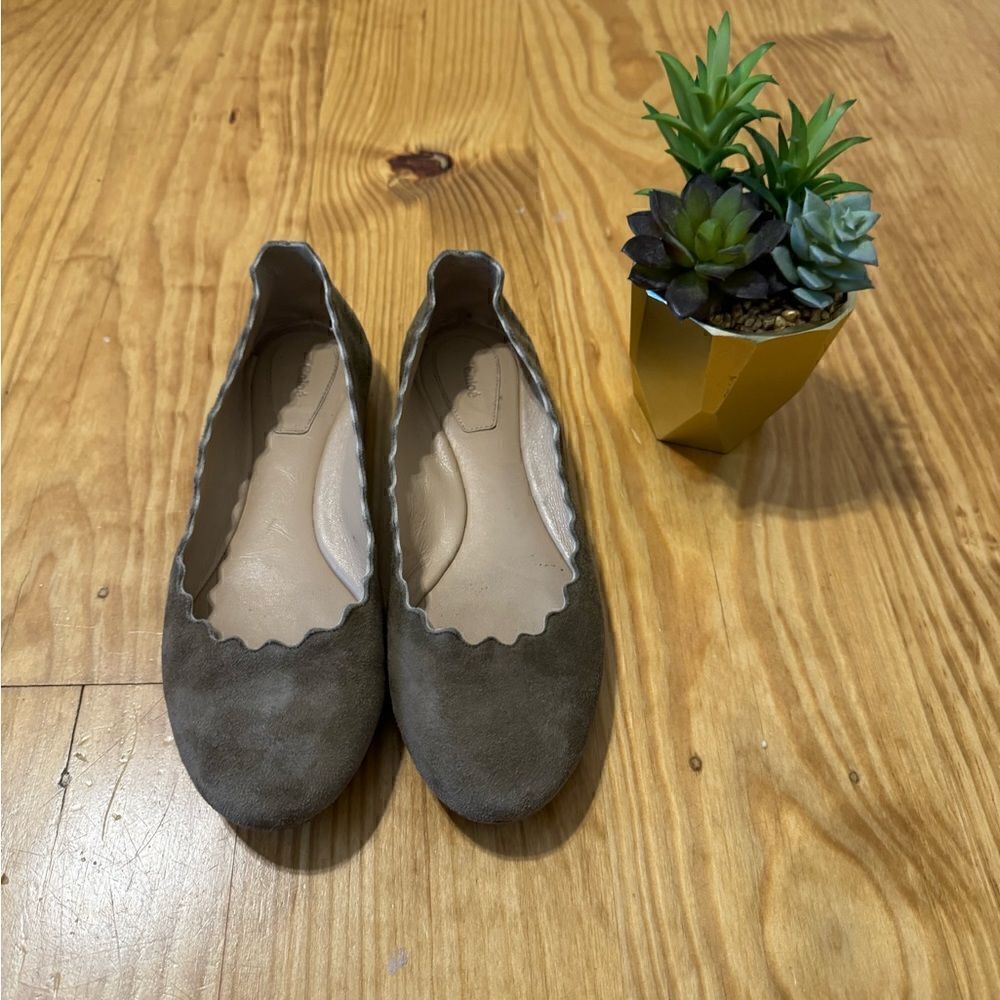 Chloe Women’s Shoes Beige Scalloped Suede Ballet Flats EUR 37/US 6.5